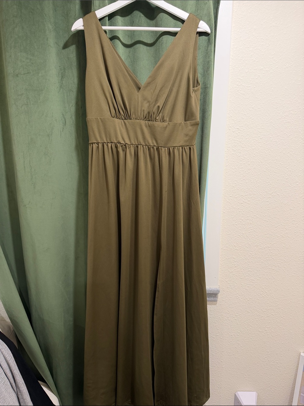Ever Pretty Olive V-Neck Sleeveless Maxi Gown